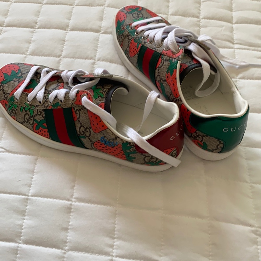 Authentic Gucci shoes. Size 36 brand new